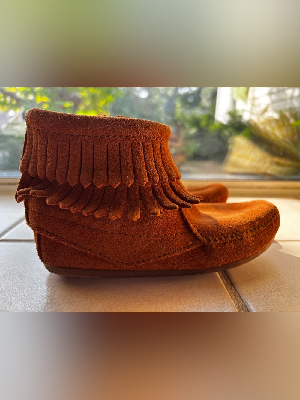 Minnetonka Kids Double Fringe Side Zip Boots in Rust Brown